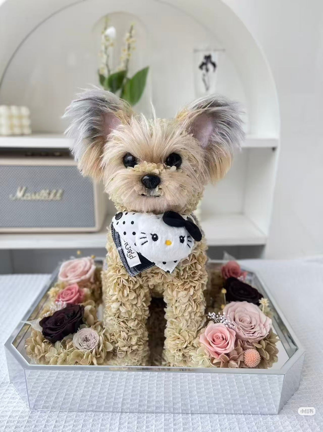 Dog memorial statue