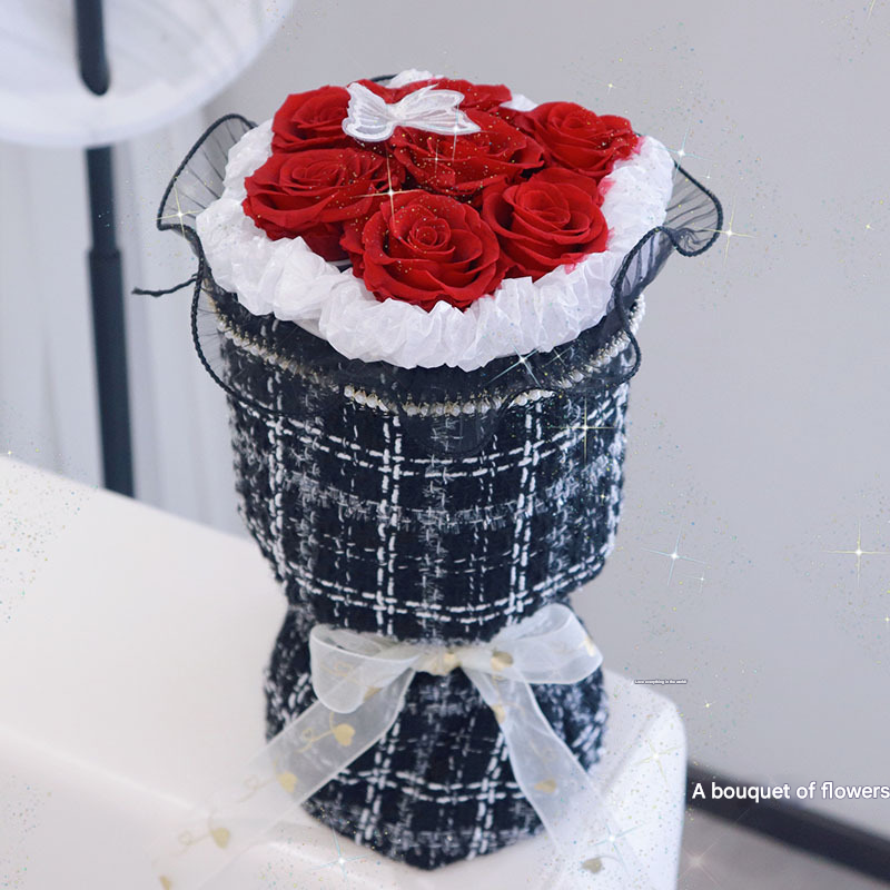 Preserved flower bouquet